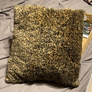 Leopard throw pillow